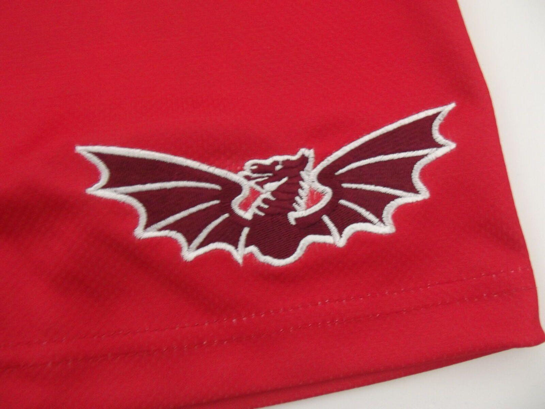 Rugby Heaven Scarlets 2015/16 Home Adults Shorts - www.rugby-heaven.co.uk